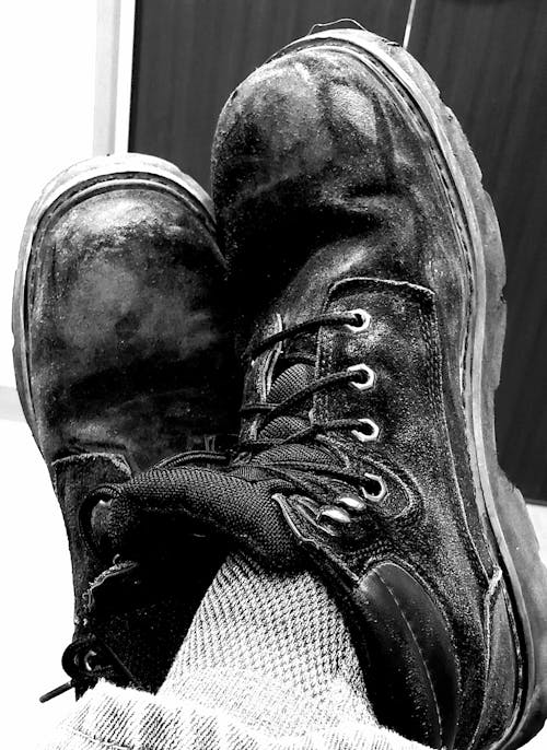 Fotobanka s bezplatnými fotkami na tému čierne topánky, oceľová špička, po práci