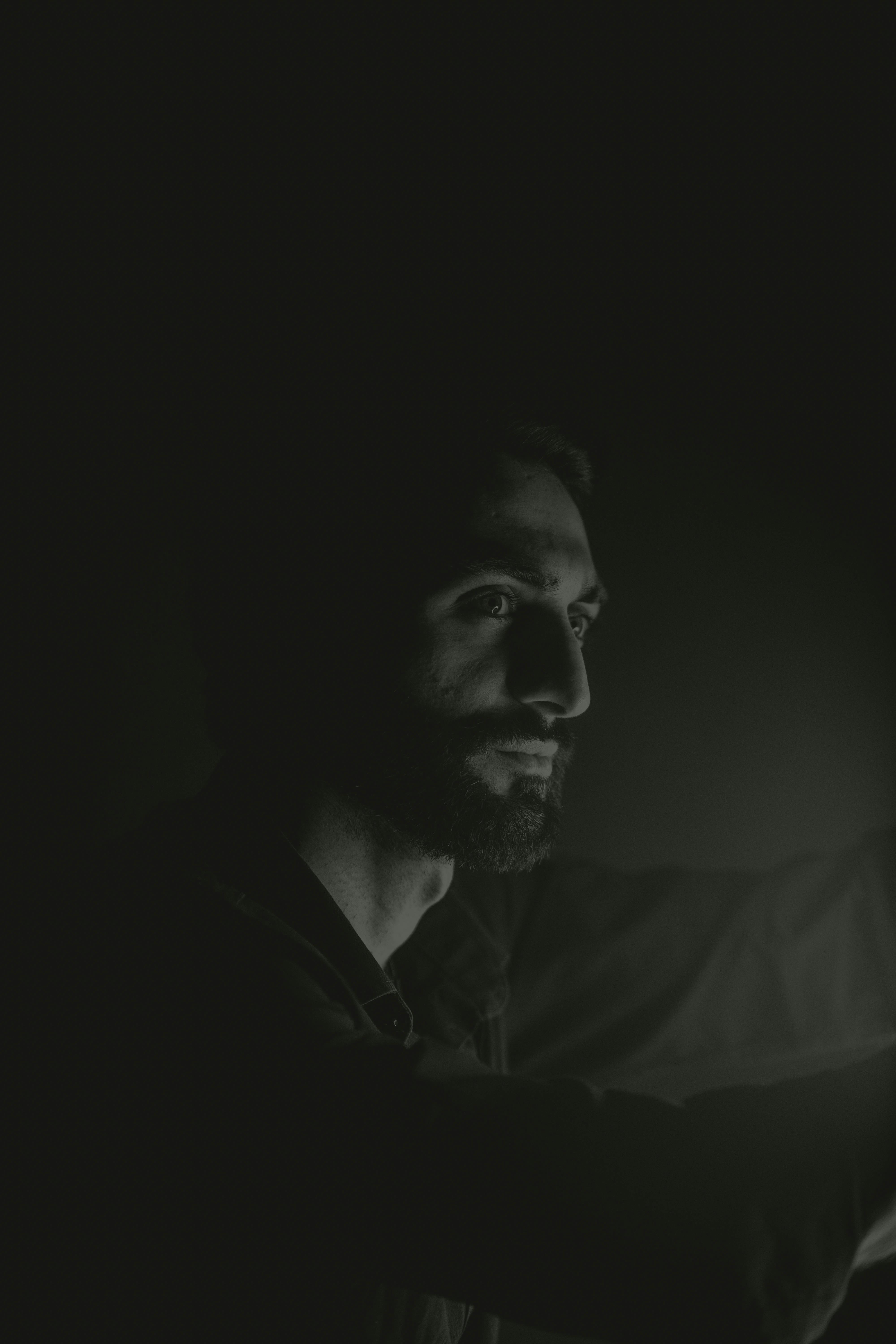 Gratis arkivbilde med alvorlig, bart, chiaroscuro Arkivbilde