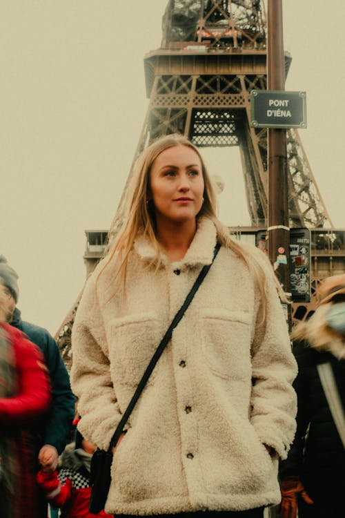 Kostnadsfri bild av blond, byggnad, Eiffeltornet