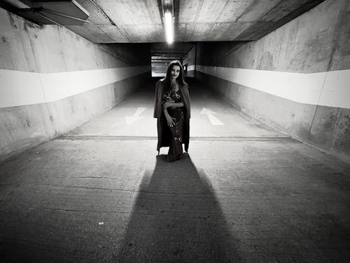 Бесплатное стоковое фото с джокер, женщина, костюм на хэллоуин