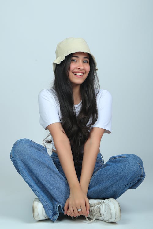 Foto profissional grátis de adolescente, cabelo comprido, cabelo escuro