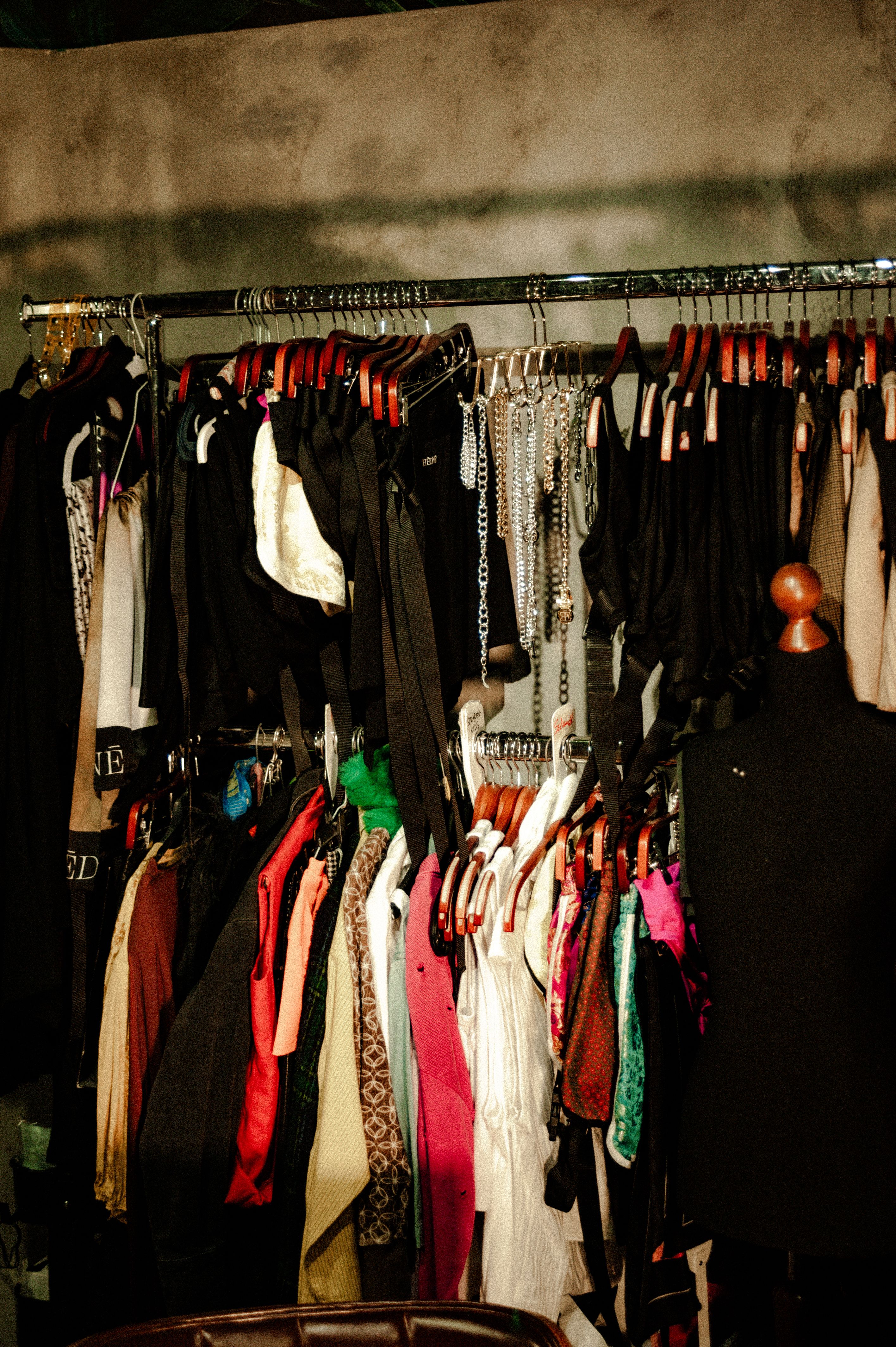 Loja de rua compacta de moda feminina