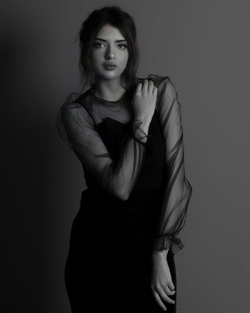 Immagine gratuita di abito, bianco e nero, donna