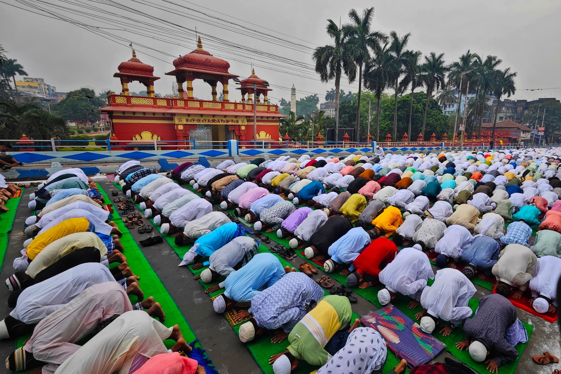 জাসপ্রিত বুমরাহ নতুন বলে বোলিং করছেন, ভরা মুম্বাই স্টেডিয়ামে ব্যাটার সতর্কভাবে অপেক্ষা করছে