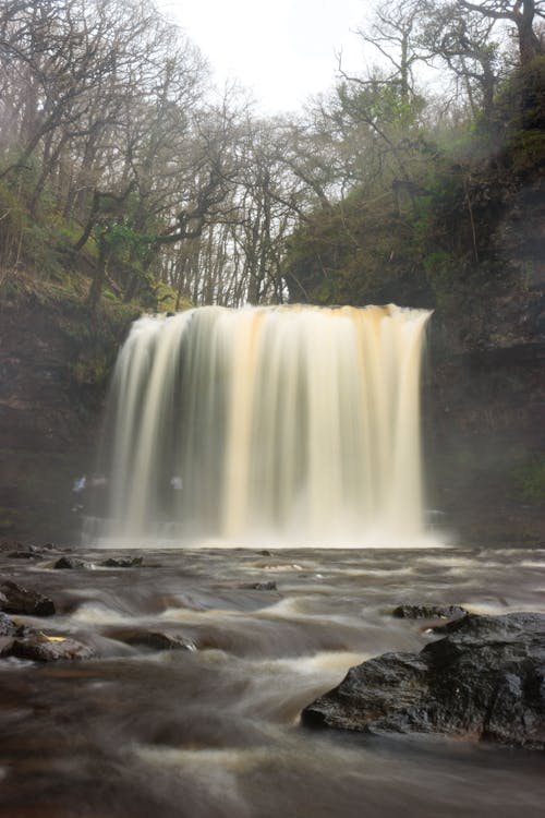 Sgwd Clun-Gwyn Waterfall