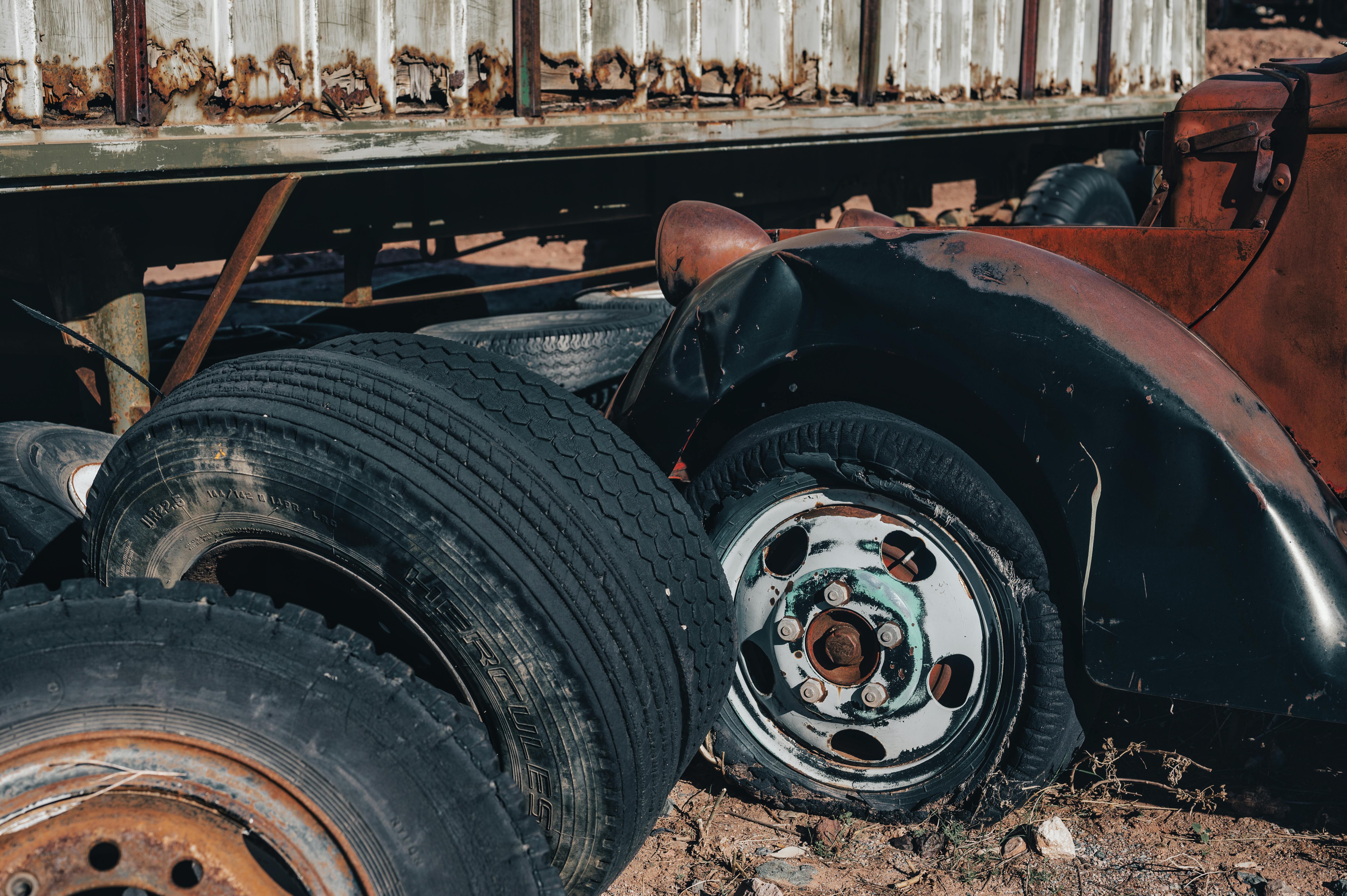 Fleet Economics Are Breaking: Why Commercial Vehicle Strategies Must Shift Before 2026 — Photo by Alfo Medeiros on Pexels