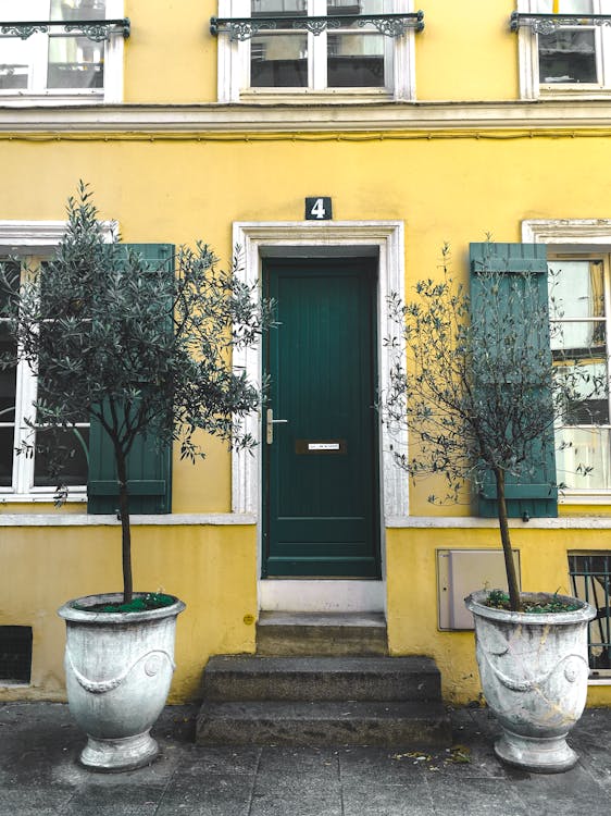 green door