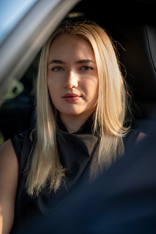 Základová fotografie zdarma na téma auto, blond vlasy, na výšku