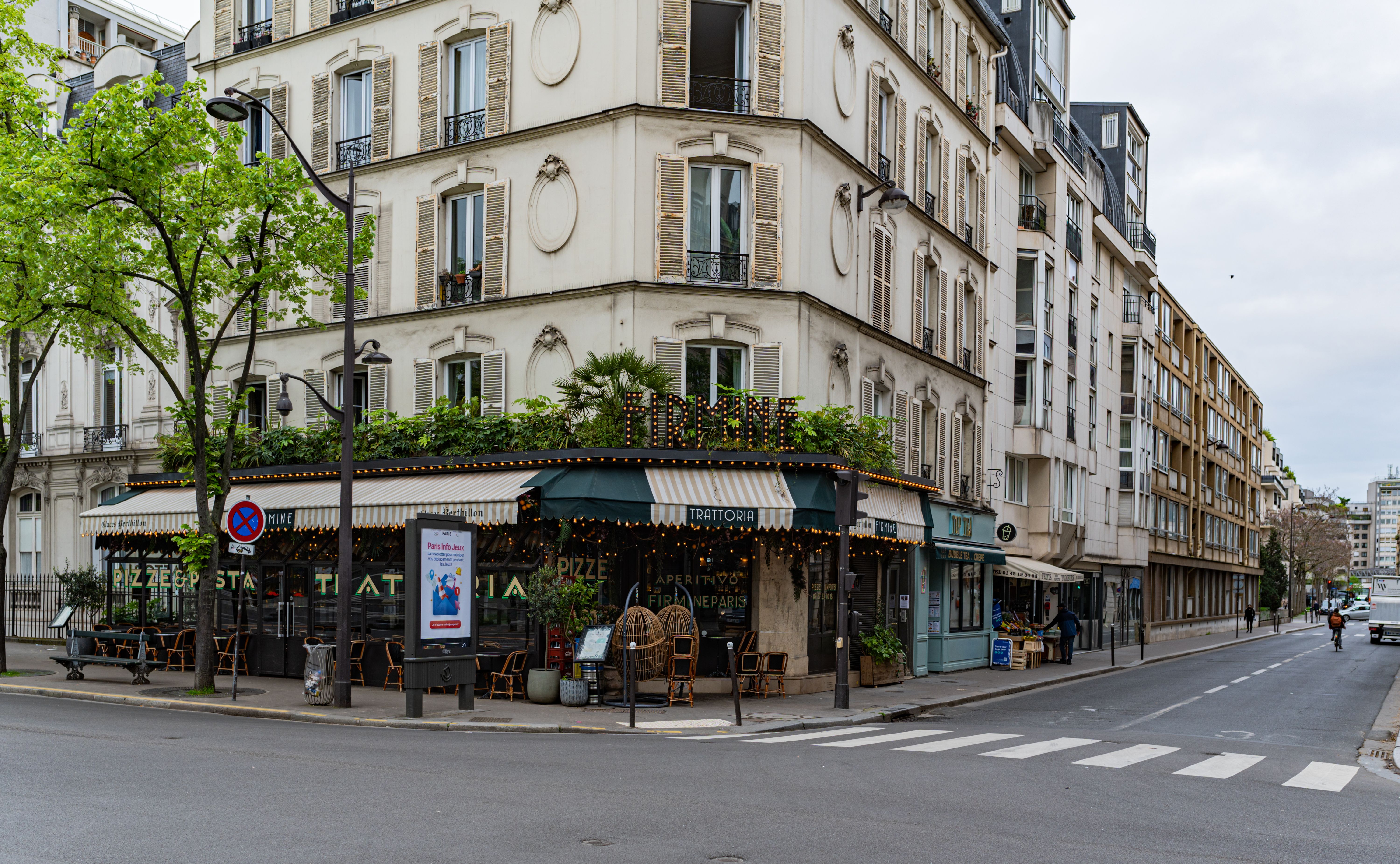 French False Friends: Faux Amis That Trick Learners