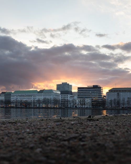 Ilmainen kuvapankkikuva tunnisteilla auringonlasku, binnenalster, hämärä