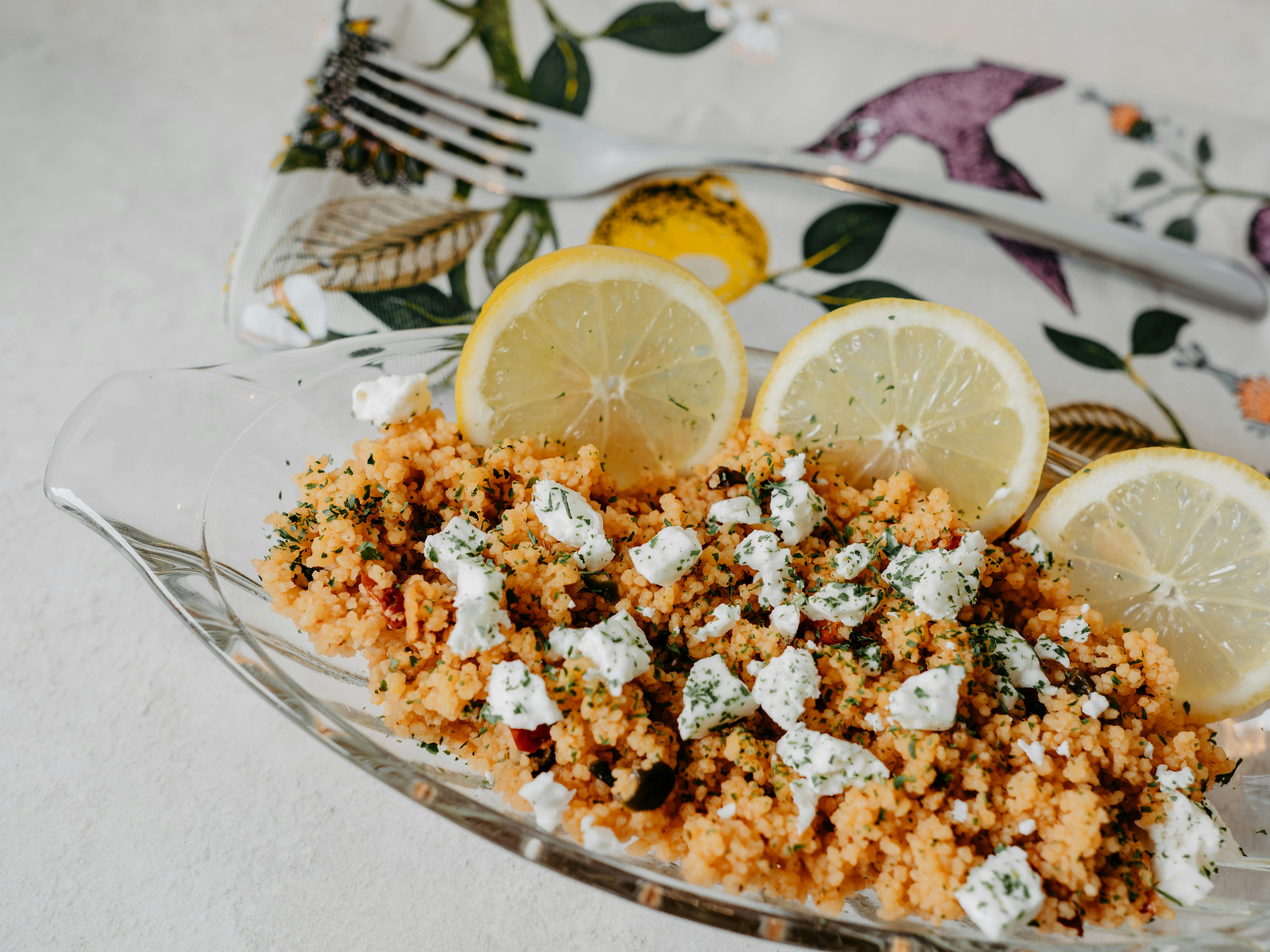 Kohlenhydratarme Rezepte auf dem Tisch