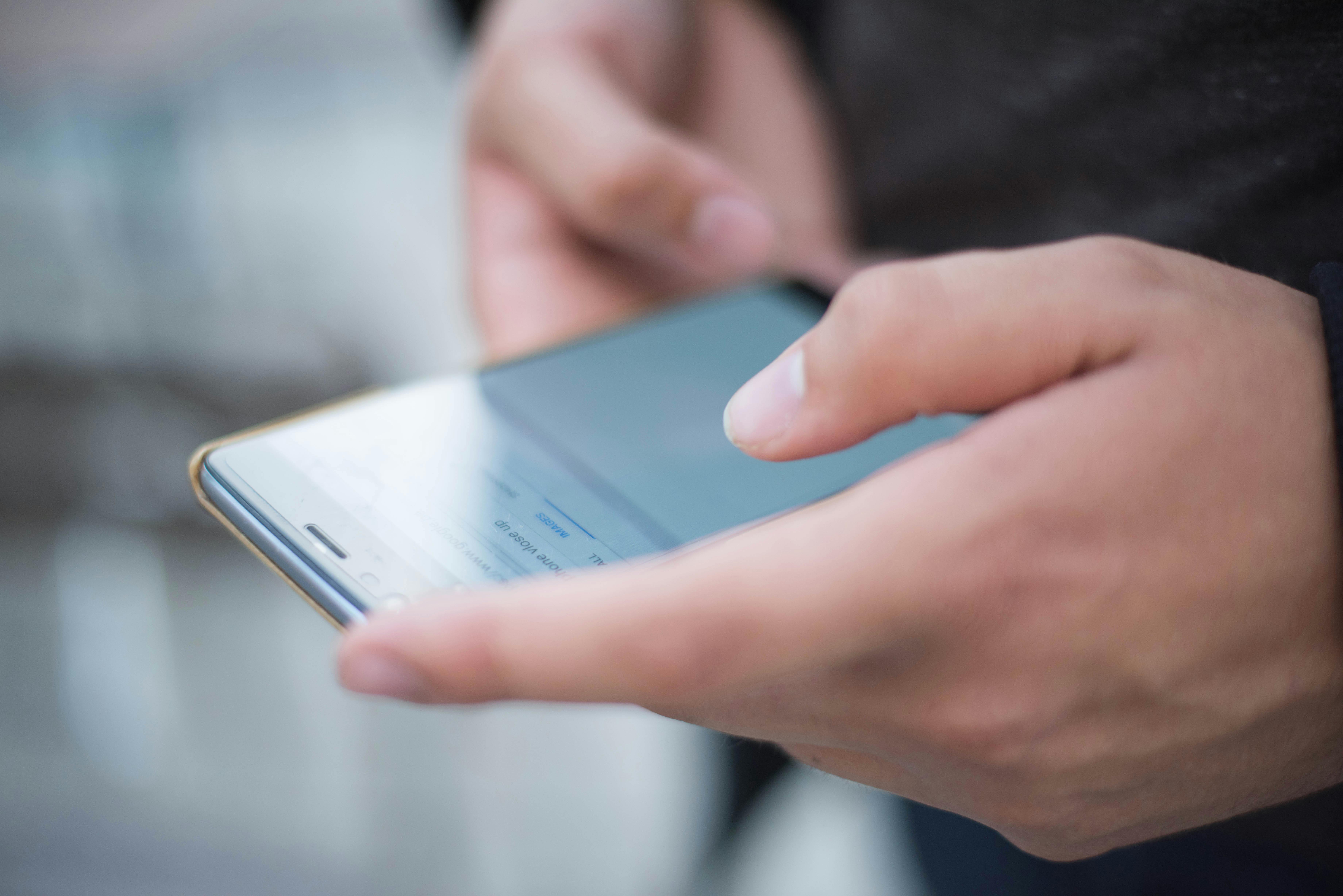 手机网站默认全屏，用户体验再升级—揭秘全屏浏览时代的变革