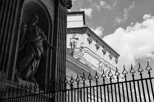 Statua In Vaticano