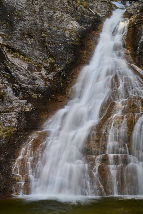 Foto d'estoc gratuïta de aigua que flueix, àrid, cascada