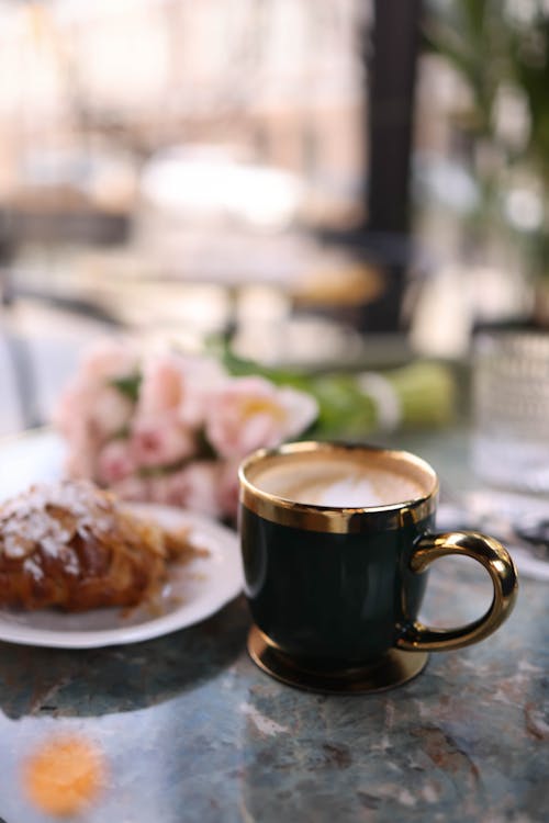 Foto profissional grátis de alimento, café, caneca