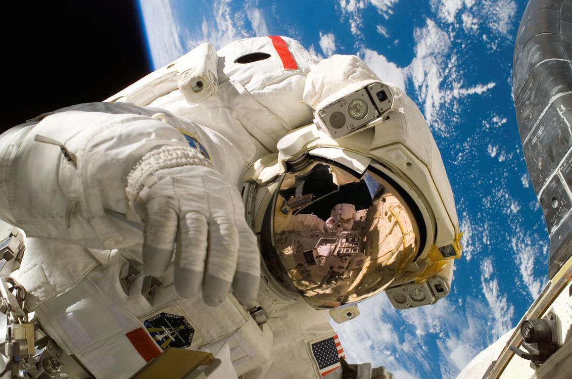Ücretsiz Uzayda Amerikalı Astronot Stok Fotoğraflar