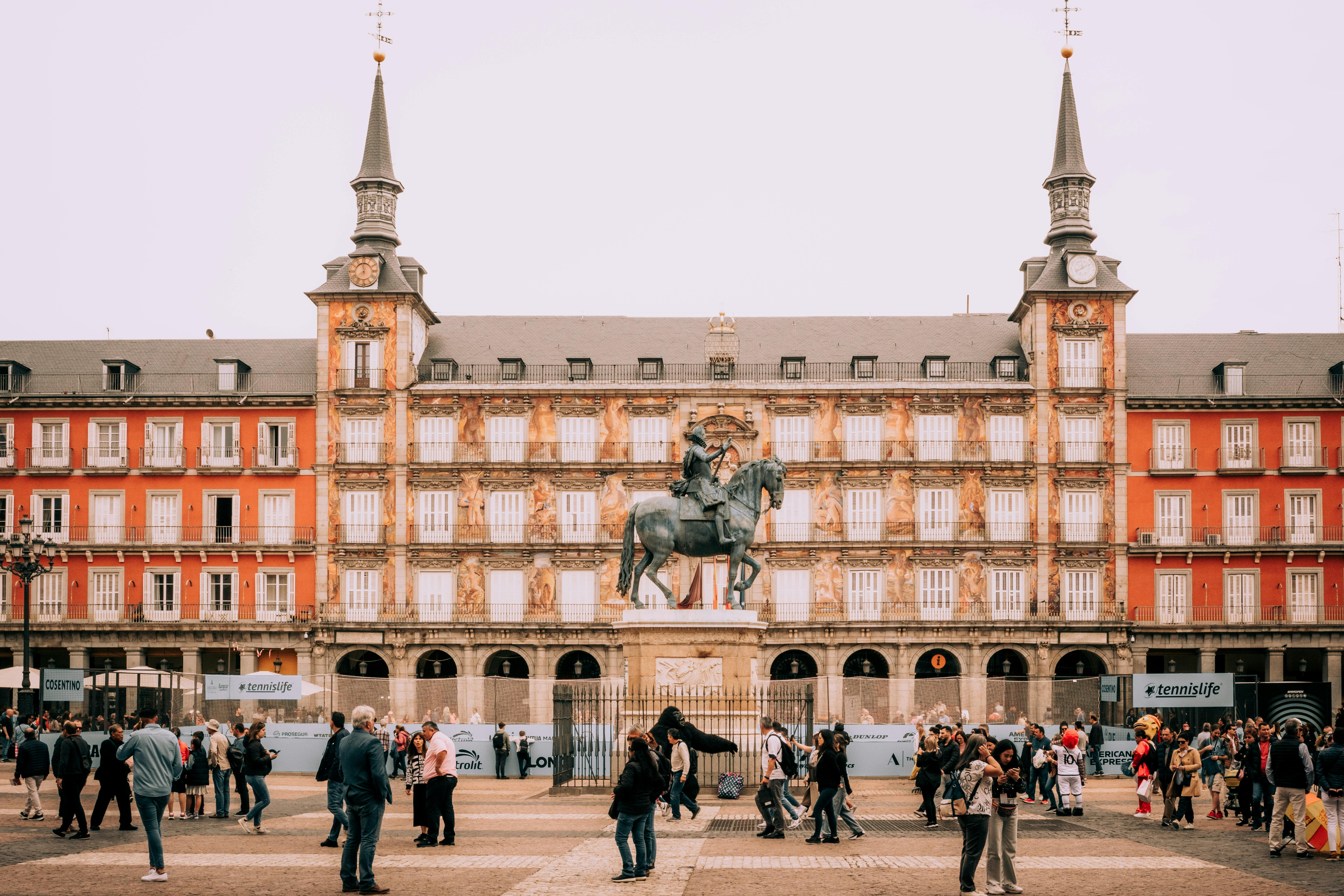 Anatomía de la novela negra. Dinamiza Lucía Seijas