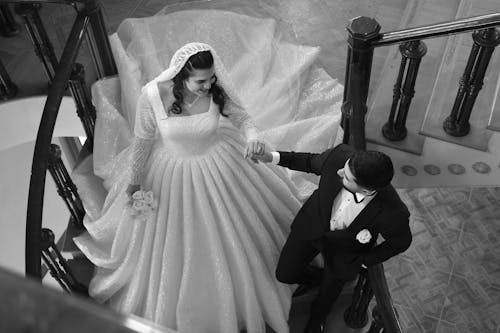 Безкоштовне стокове фото на тему «весільна сукня, весільна фотографія, високий кут зору»