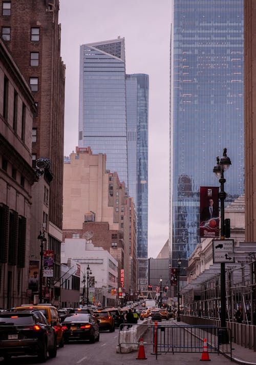 고층 건물, 교통, 도로의 무료 스톡 사진