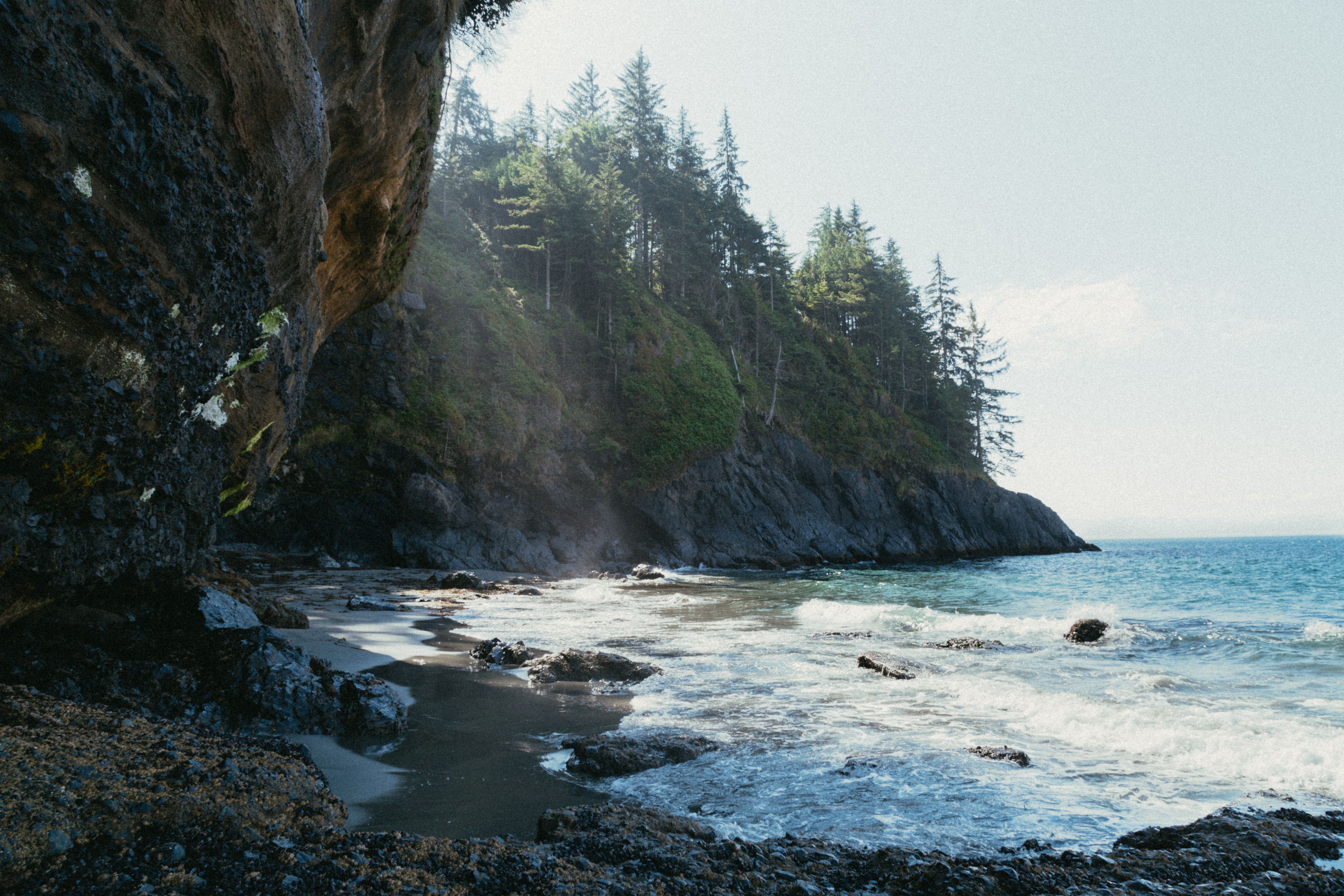 A Pacific coastline shoreline in daylight