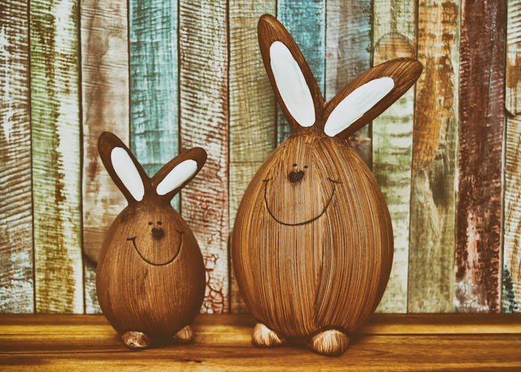 Two Brown Bunnies Table Decor