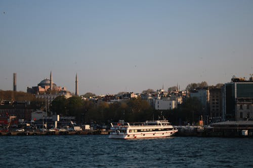 cami, deniz aracı, gemiler içeren Ücretsiz stok fotoğraf