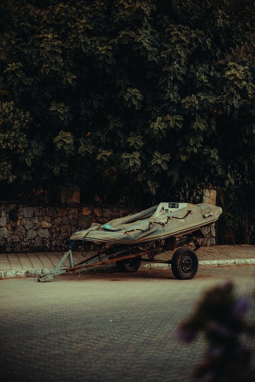 Gratis lagerfoto af båd, byens gader, forladt
