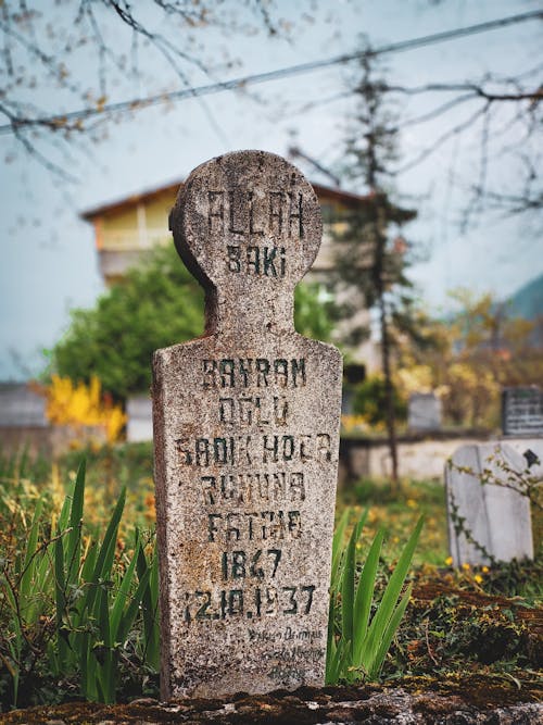 Foto d'estoc gratuïta de cementiri, inscrit, sepulcre