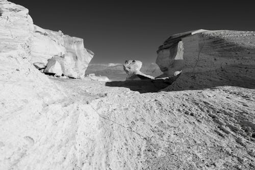 Darmowe zdjęcie z galerii z czarno-biały, jałowy, piaskowiec