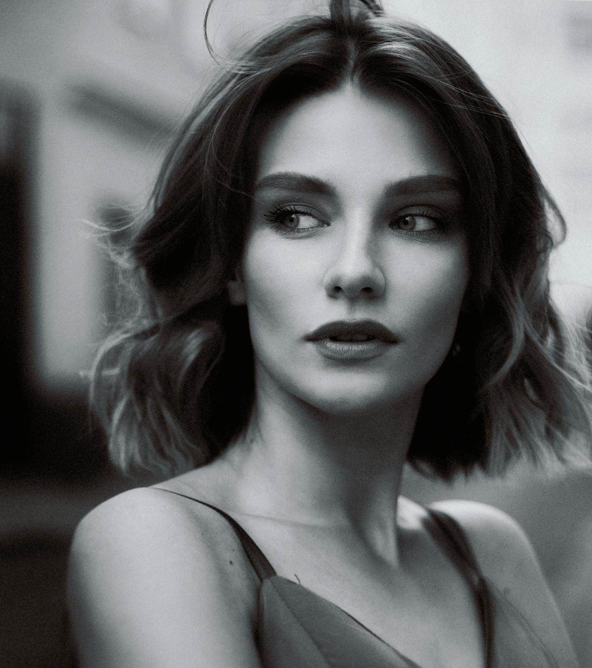 Attractive Older Woman Photos, Download The BEST Free Attractive Older