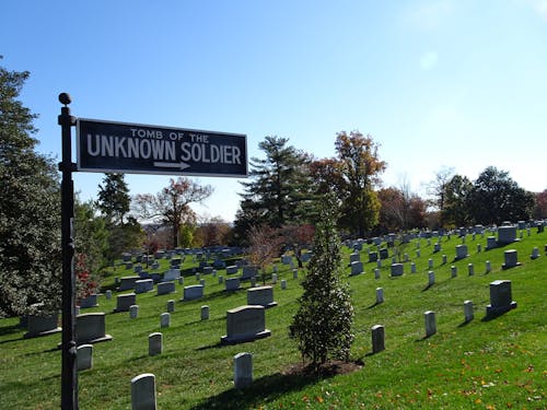 Photos gratuites de cimetière, panneau, pierres tombales