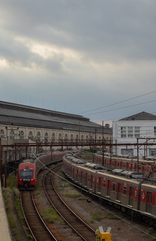 A train is traveling through a train station