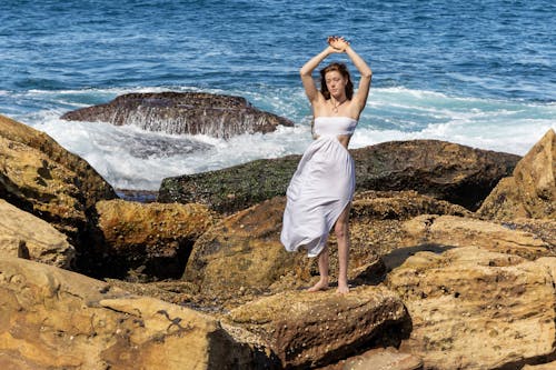 Бесплатное стоковое фото с maroubra, Австралия, белое платье