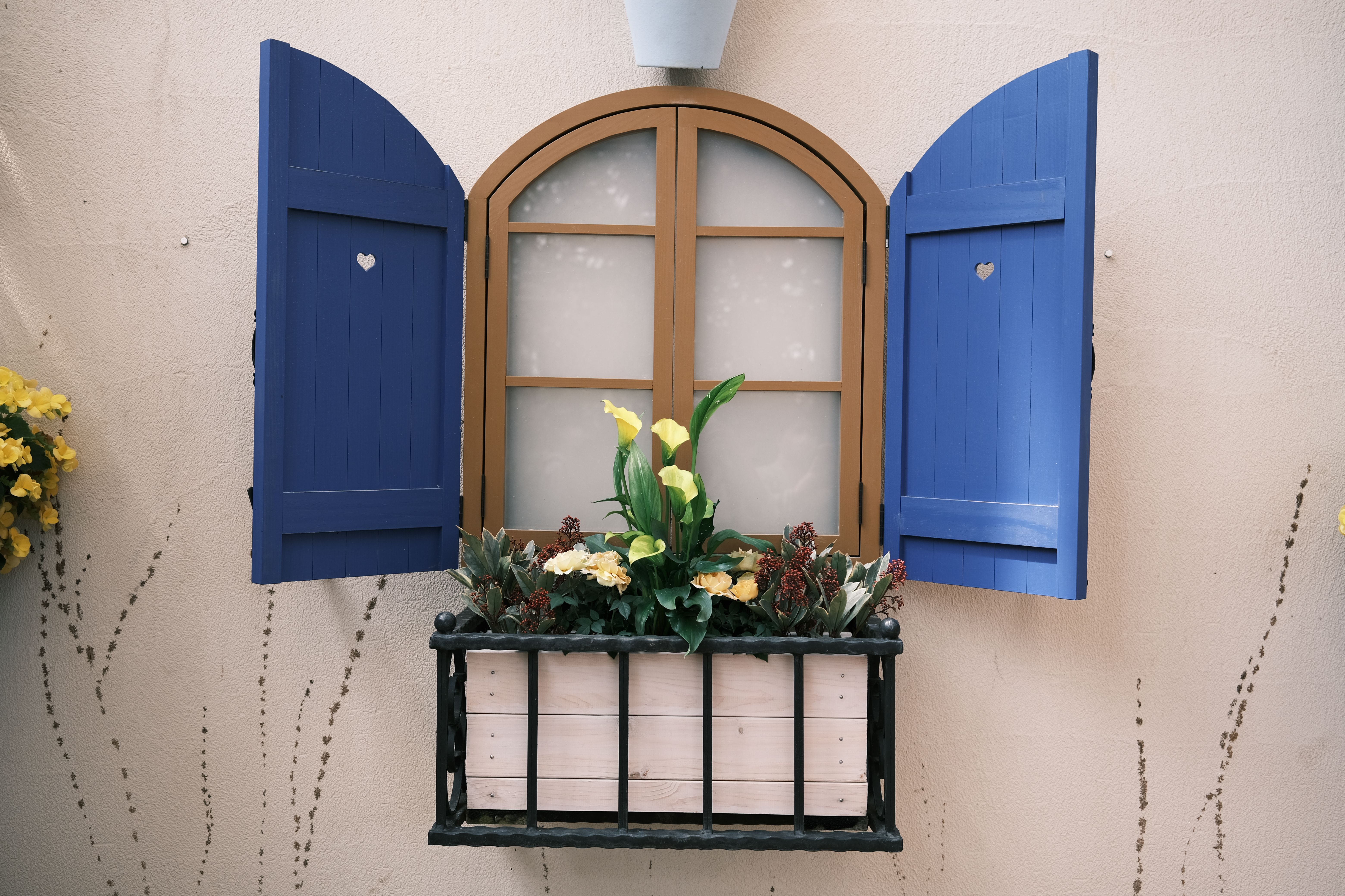 Exterior Painting in Plaistow — woodwork brushed to a crisp, smooth line