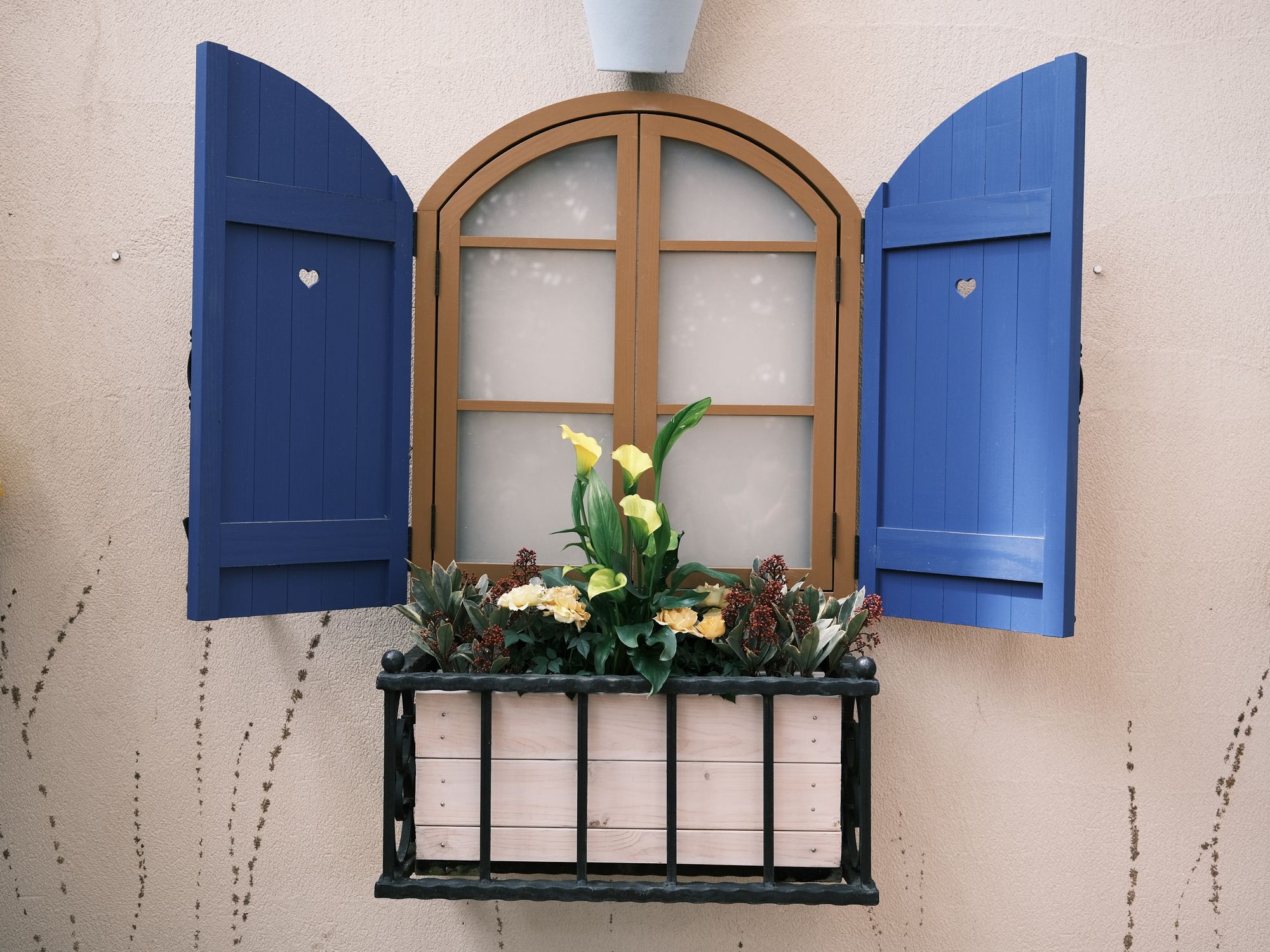 uPVC Spraying in Barnet, Barnet — specialist spraying uPVC frames a new colour