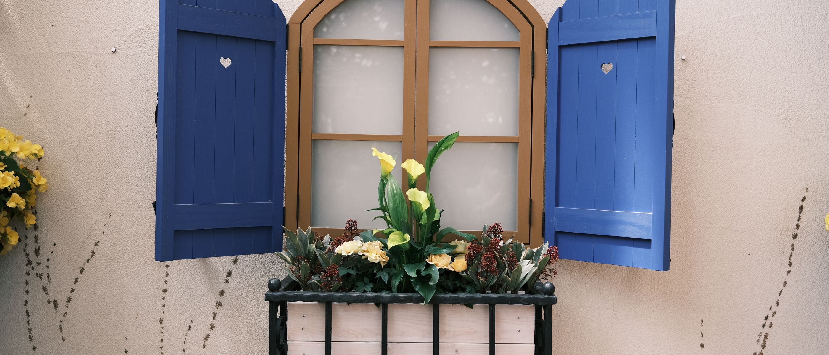 Exterior Painting in Plaistow — woodwork brushed to a crisp, smooth line