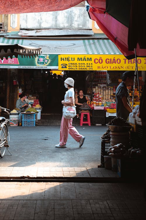 Бесплатное стоковое фото с базар, вертикальное видео, вьетнам