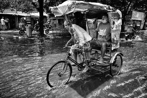 Δωρεάν στοκ φωτογραφιών με rickshaw, άνδρες, ασπρόμαυρο