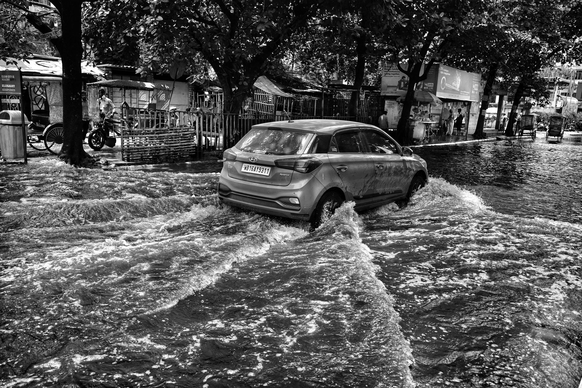 Featured image for the article: 75mm rain leaves Gurgaon roads flooded and commuters stuck for hours