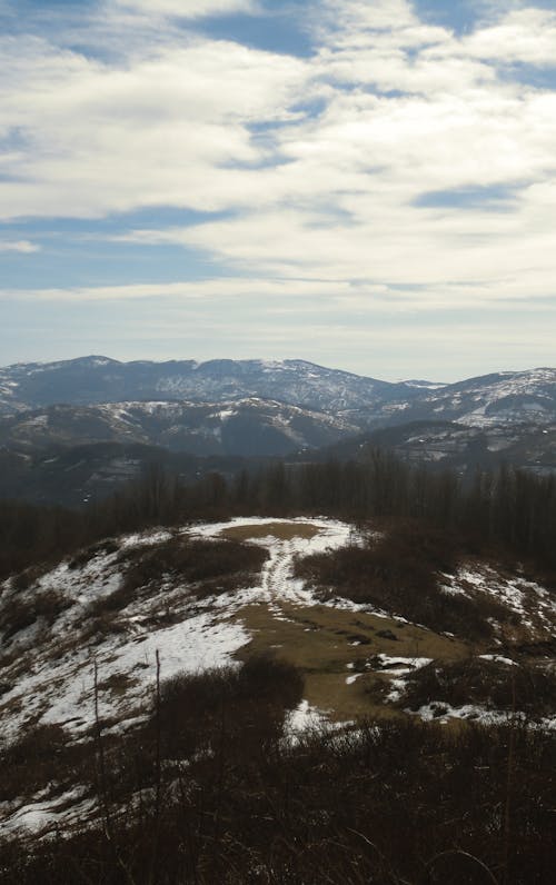 Fotobanka s bezplatnými fotkami na tému chladný, hora, mraky