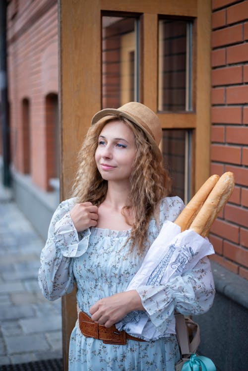 Základová fotografie zdarma na téma bagety, blond, dlouhé vlasy