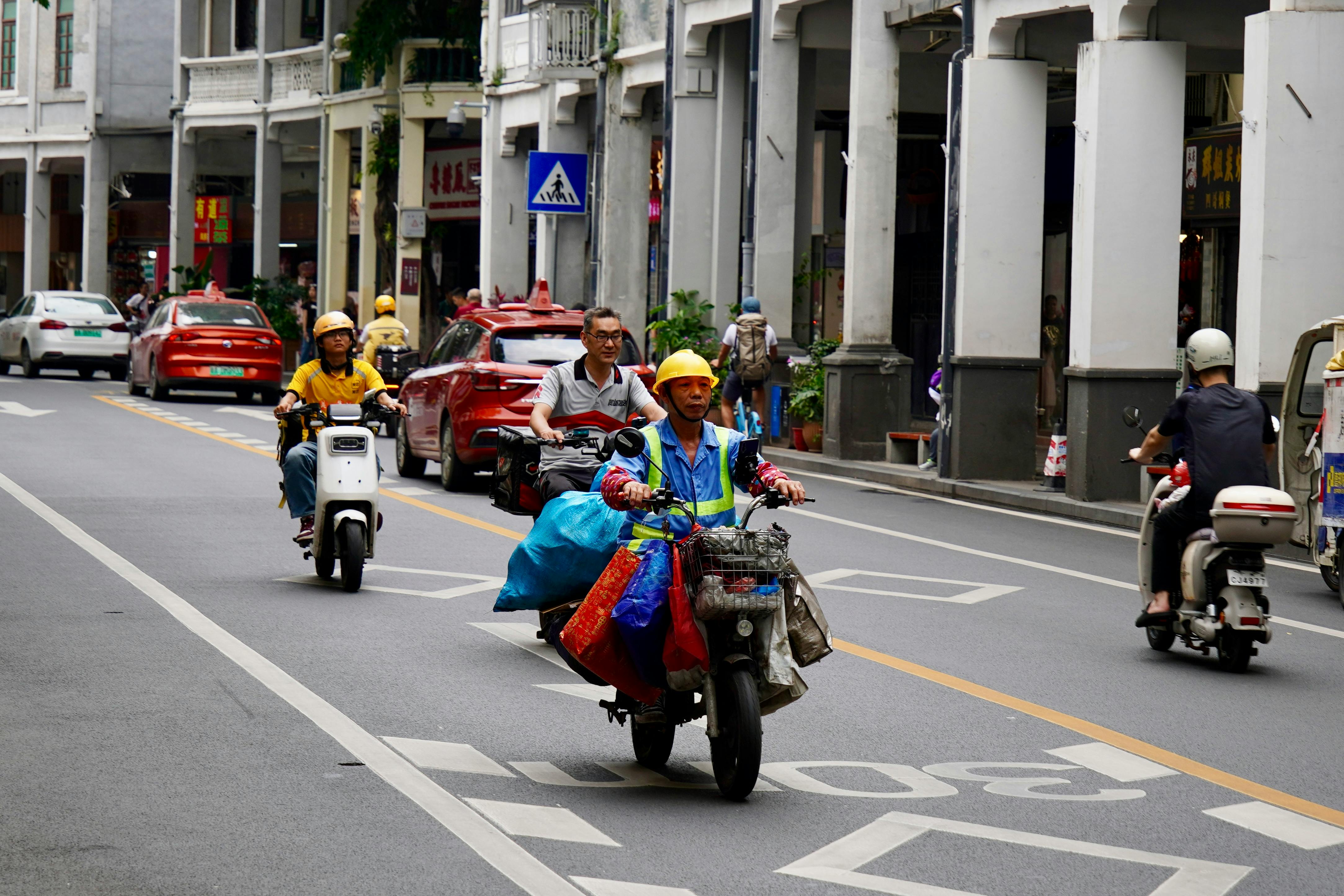 New China Life Insurance Boosts Q1 Profit Despite Revenue Decline — Photo by tslui on Pexels