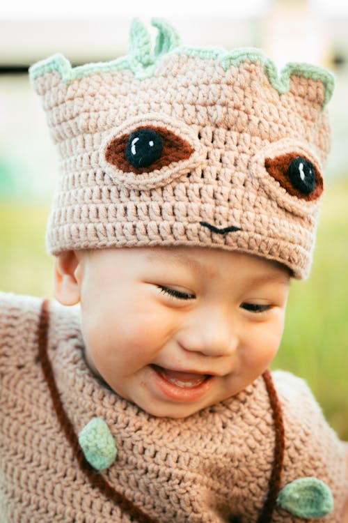 Fotobanka s bezplatnými fotkami na tému bábätko, kostým, lúka