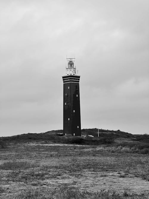 Fotobanka s bezplatnými fotkami na tému čierny a biely, maják, mraky