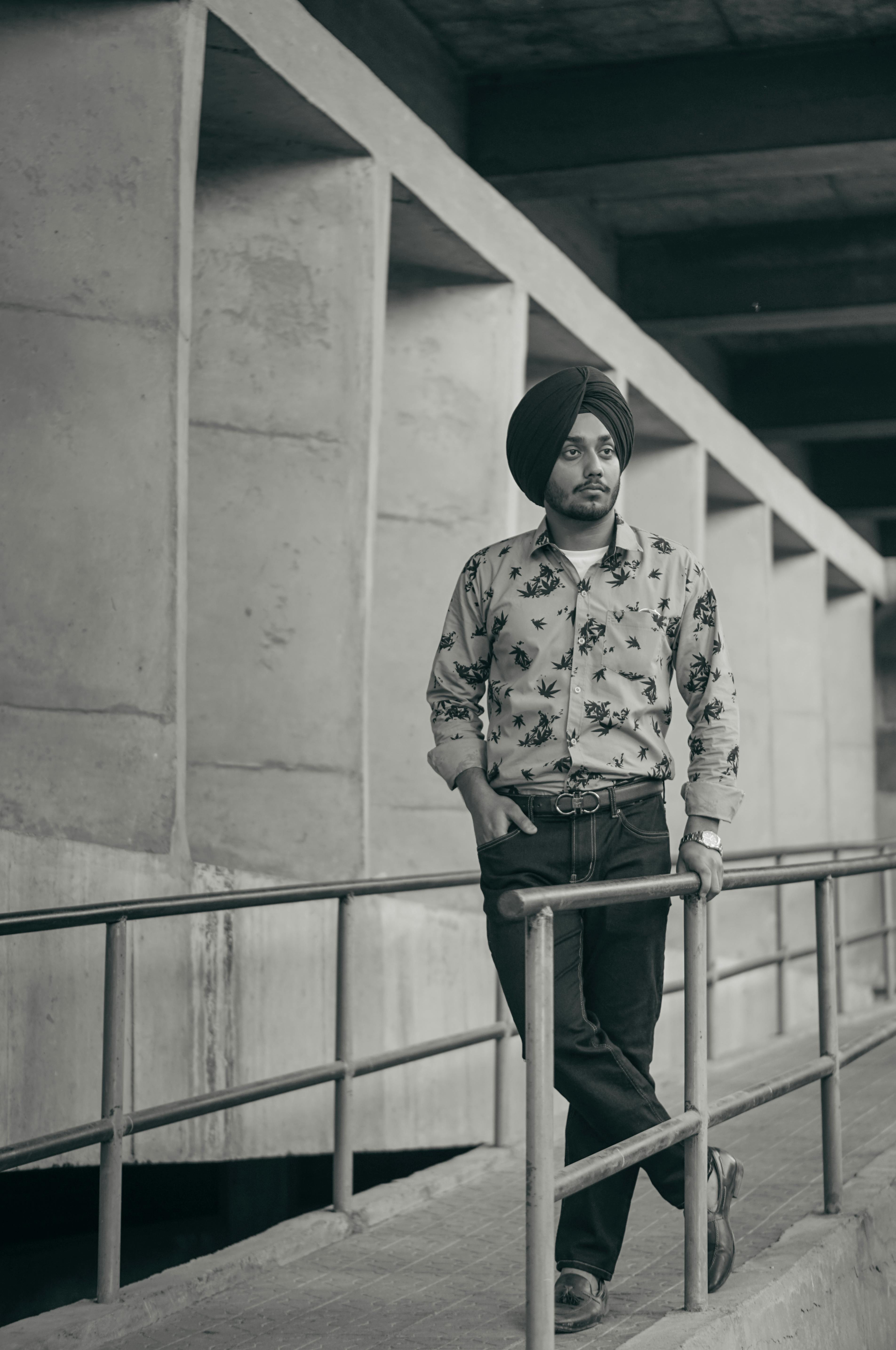 free-stock-photo-of-architectural-black-and-white-boys