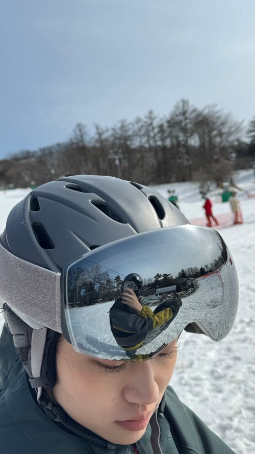 snowboarding 