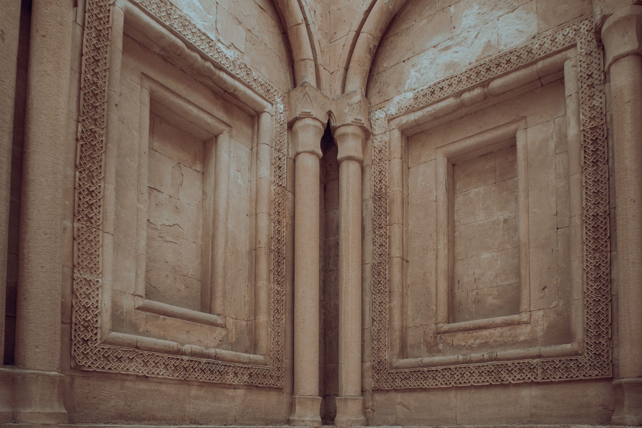 Columns in Building Corner · Free Stock Photo