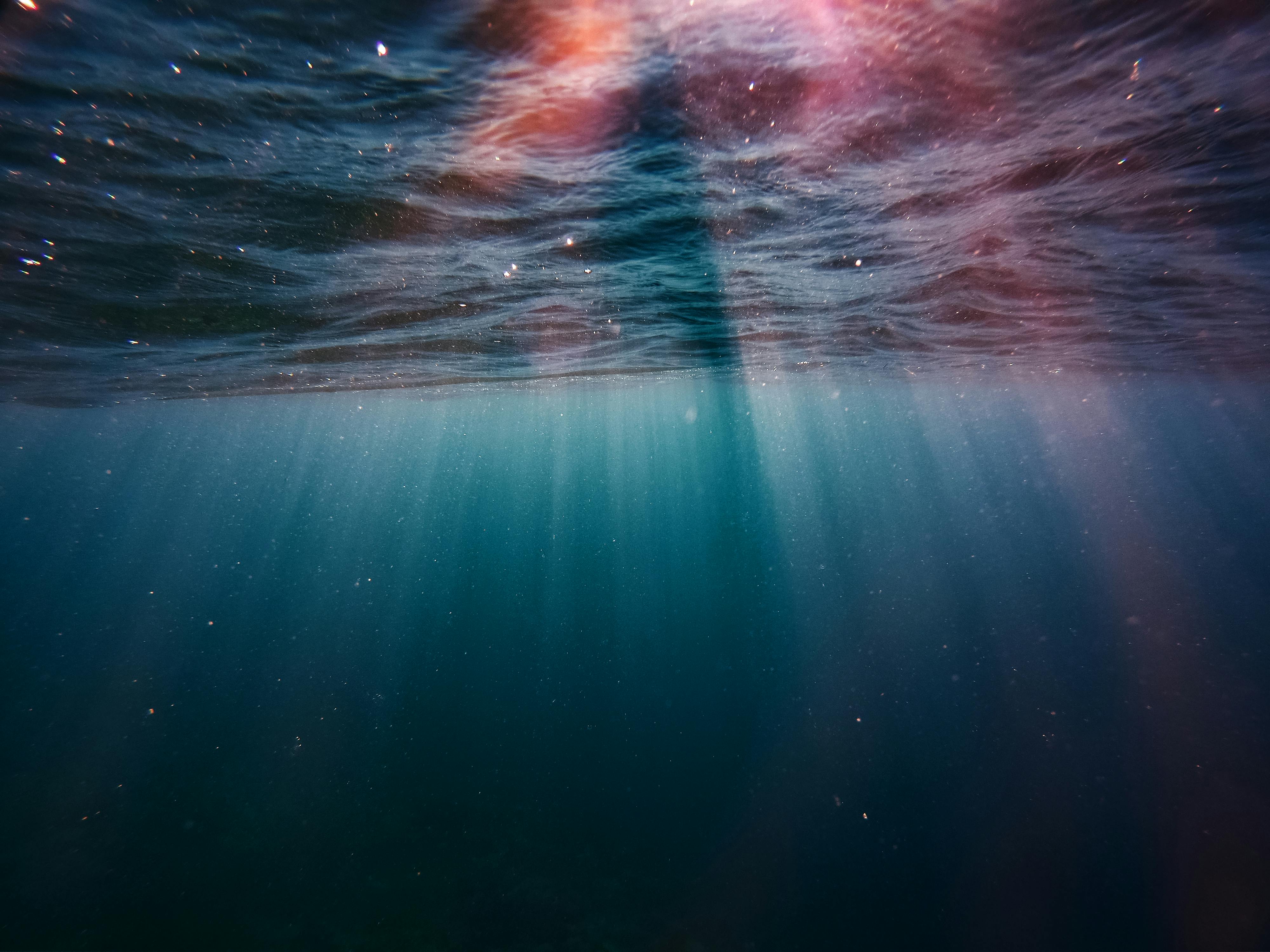 Ocean underwater 4K wallpaper download