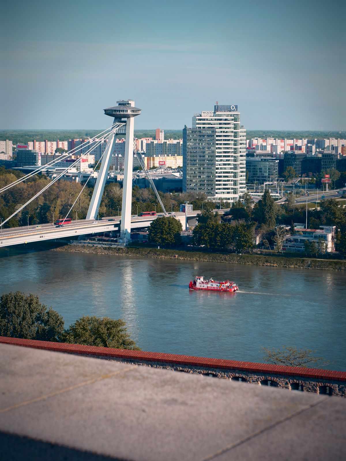 Bratislava - vedere aeriană cu podul peste Dunăre