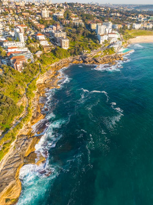 Free Aerial view of the ocean and coastline in sydney Stock Photo